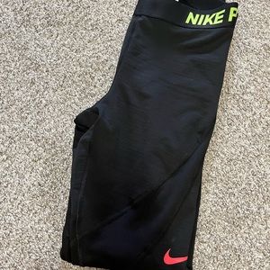 Nike pro black leggings! Worn twice.